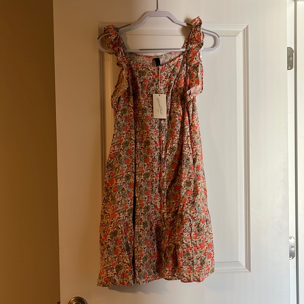 Size Medium Universal Thread Dress with pockets